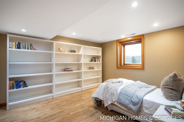 1484 71st Street, Fennville, MI 49408