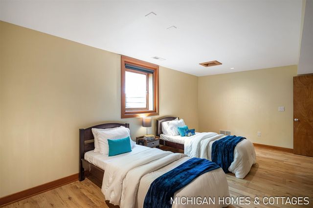 1484 71st Street, Fennville, MI 49408