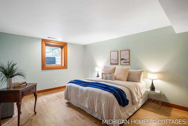 1484 71st Street, Fennville, MI 49408