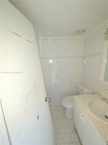 15675 SW 82nd Cir Ln 3-3, Miami, FL 33193