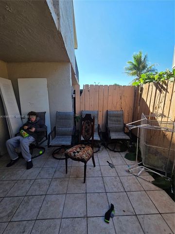 15675 SW 82nd Cir Ln 3-3, Miami, FL 33193