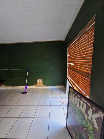 15675 SW 82nd Cir Ln 3-3, Miami, FL 33193