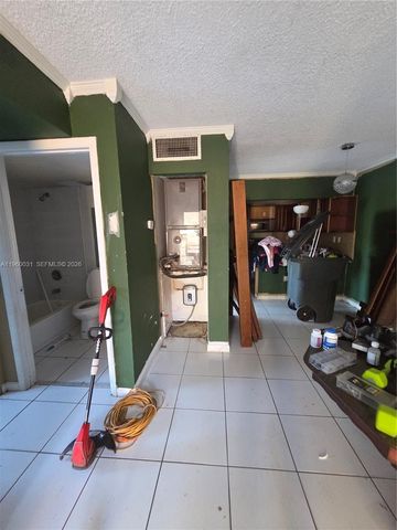 15675 SW 82nd Cir Ln 3-3, Miami, FL 33193