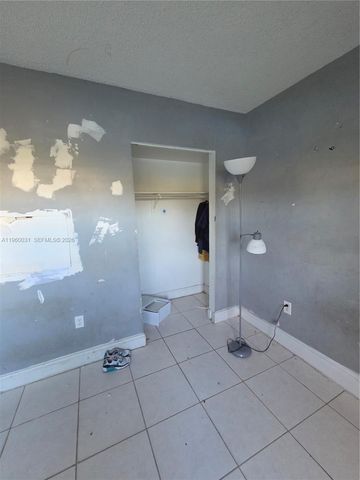 15675 SW 82nd Cir Ln 3-3, Miami, FL 33193