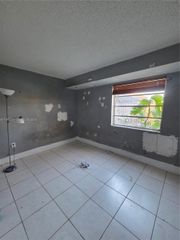 15675 SW 82nd Cir Ln 3-3, Miami, FL 33193