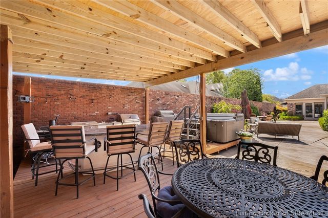 12206 Bridgeway Court, Sellersburg, IN 47172