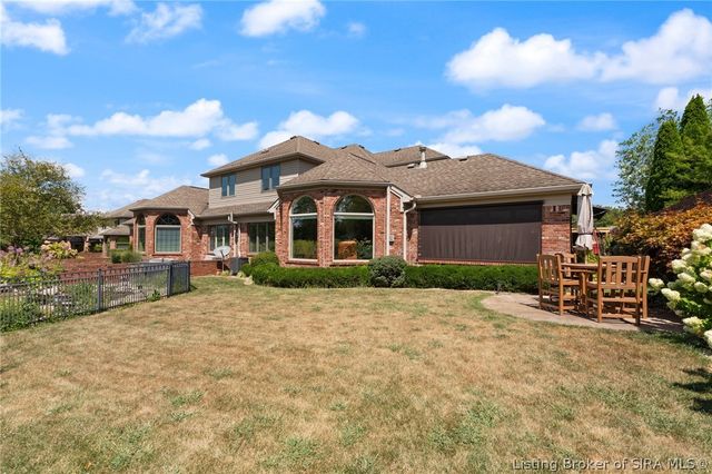 12206 Bridgeway Court, Sellersburg, IN 47172