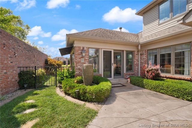 12206 Bridgeway Court, Sellersburg, IN 47172