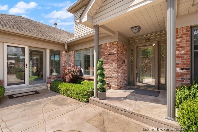 12206 Bridgeway Court, Sellersburg, IN 47172