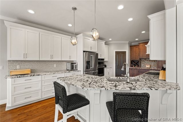 12206 Bridgeway Court, Sellersburg, IN 47172