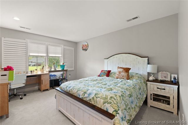 12206 Bridgeway Court, Sellersburg, IN 47172