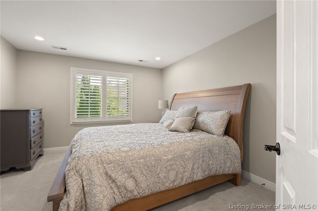 12206 Bridgeway Court, Sellersburg, IN 47172