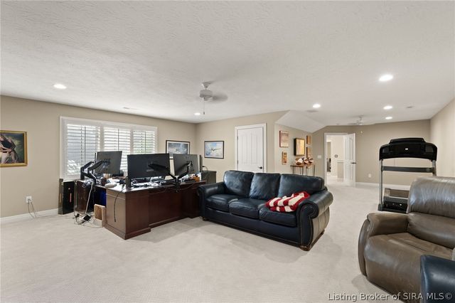 12206 Bridgeway Court, Sellersburg, IN 47172