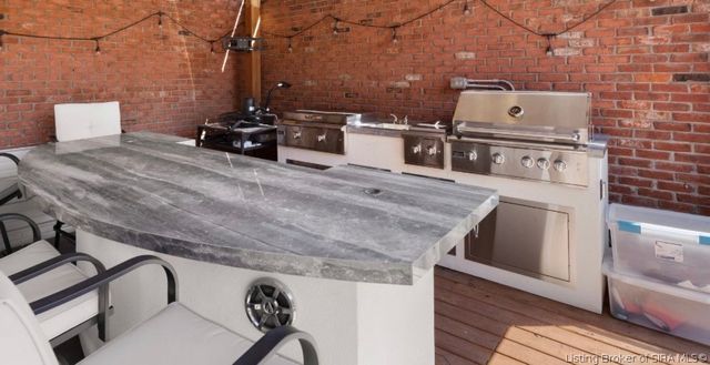 12206 Bridgeway Court, Sellersburg, IN 47172