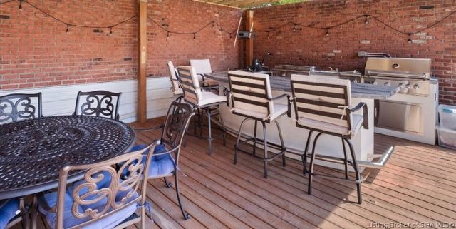 12206 Bridgeway Court, Sellersburg, IN 47172