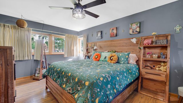 8306 Crestwood Avenue, Munster, IN 46321