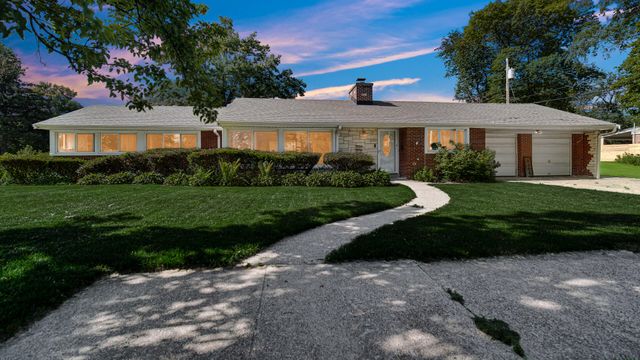 8306 Crestwood Avenue, Munster, IN 46321