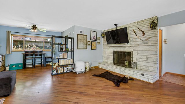 8306 Crestwood Avenue, Munster, IN 46321
