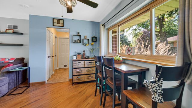 8306 Crestwood Avenue, Munster, IN 46321