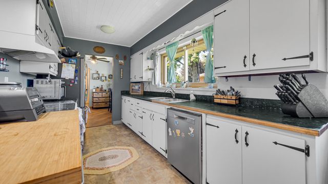 8306 Crestwood Avenue, Munster, IN 46321