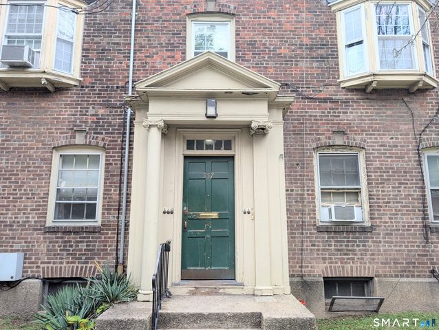 557 Wilmot Avenue 6, Bridgeport, CT 06607