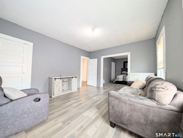 557 Wilmot Avenue 6, Bridgeport, CT 06607