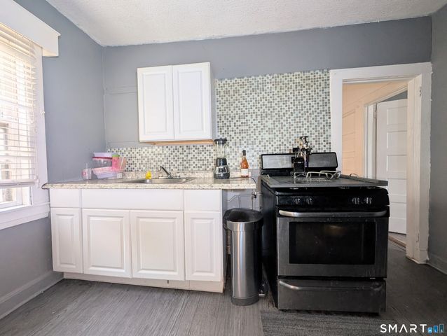 557 Wilmot Avenue 6, Bridgeport, CT 06607