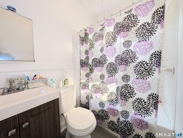 557 Wilmot Avenue 6, Bridgeport, CT 06607