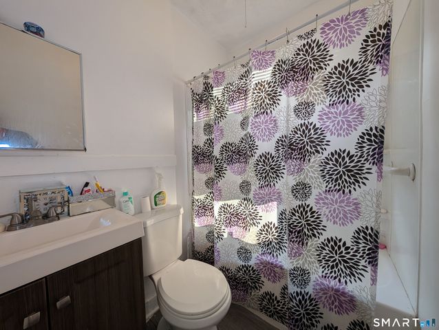557 Wilmot Avenue 6, Bridgeport, CT 06607