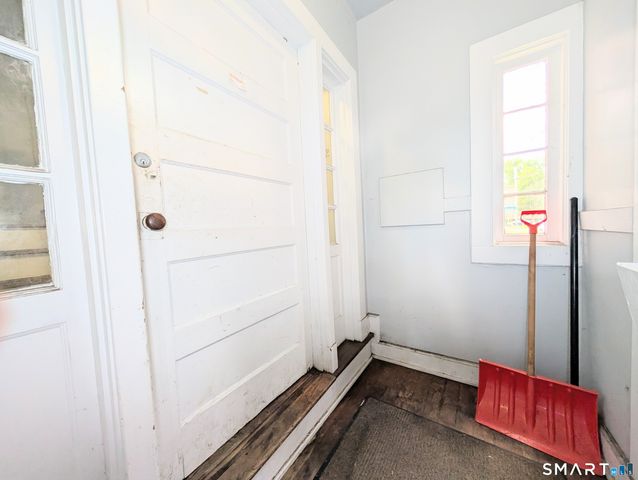 557 Wilmot Avenue 6, Bridgeport, CT 06607