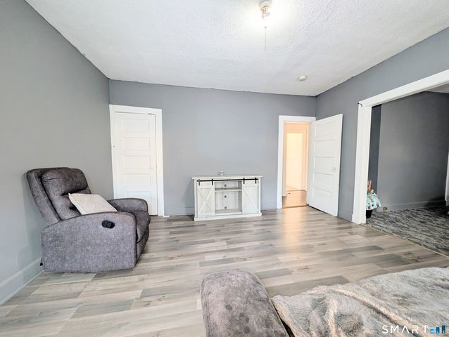 557 Wilmot Avenue 6, Bridgeport, CT 06607