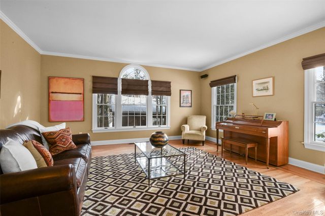 35 Seton Road, Larchmont, NY 10538