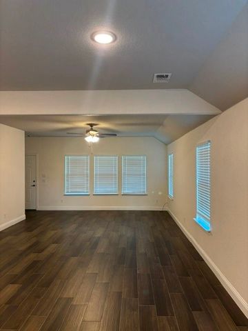 305 Sunnyside Drive, Trenton, TX 75490