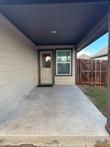 305 Sunnyside Drive, Trenton, TX 75490