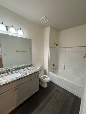 305 Sunnyside Drive, Trenton, TX 75490