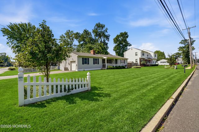 704 Dow Avenue, Oakhurst, NJ 07755