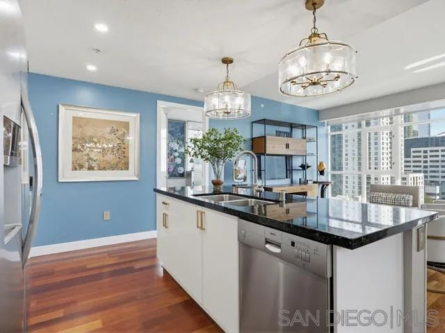 1199 Pacific Hwy 1303, San Diego, CA 92101