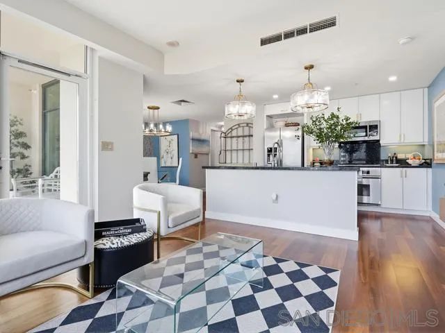 1199 Pacific Hwy 1303, San Diego, CA 92101