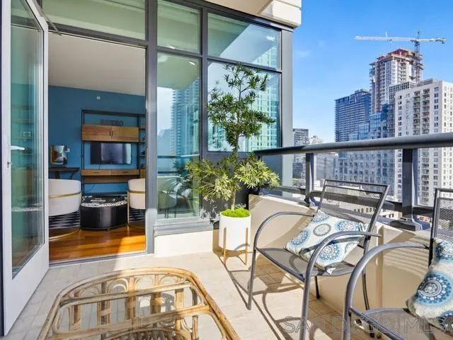 1199 Pacific Hwy 1303, San Diego, CA 92101