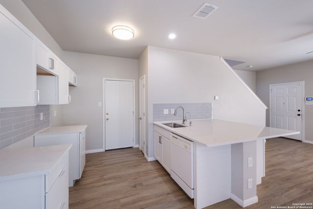 7211 Falcon Trail, San Antonio, TX 78227