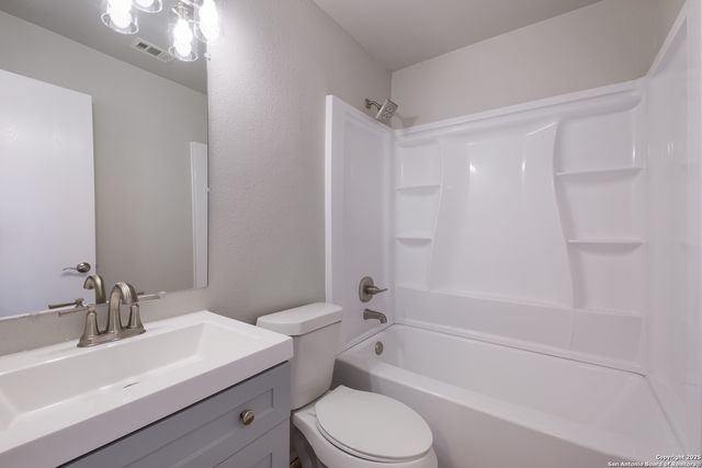 7211 Falcon Trail, San Antonio, TX 78227