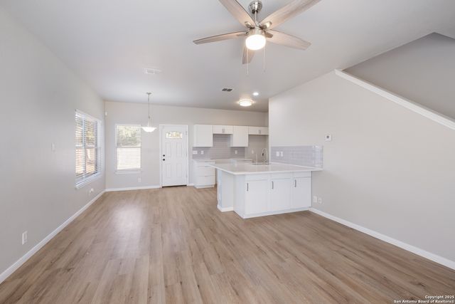 7211 Falcon Trail, San Antonio, TX 78227