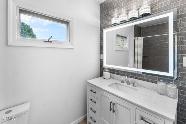 17461 Wyndale Road, Abingdon, VA 24210