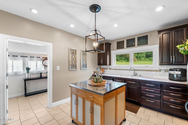 17461 Wyndale Road, Abingdon, VA 24210