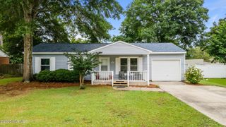 2402 S Lakeview Drive, Newport, NC 28570
