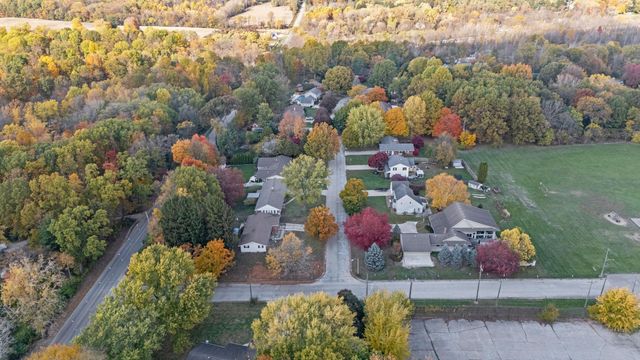 1639 Sioux Trail, Niles, MI 49120