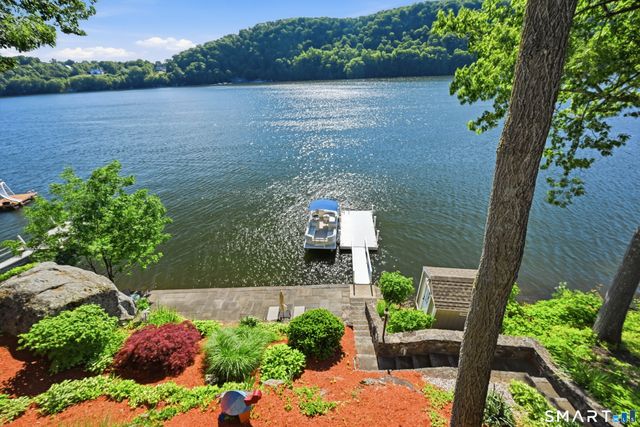 30 Waterview Drive, Danbury, CT 06811