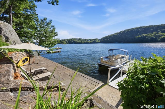 30 Waterview Drive, Danbury, CT 06811