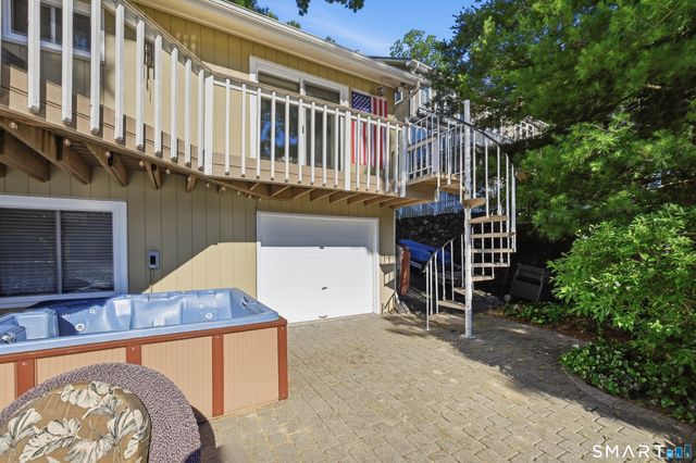 30 Waterview Drive, Danbury, CT 06811