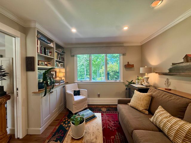 74 Hilltop Place, New London, NH 03257